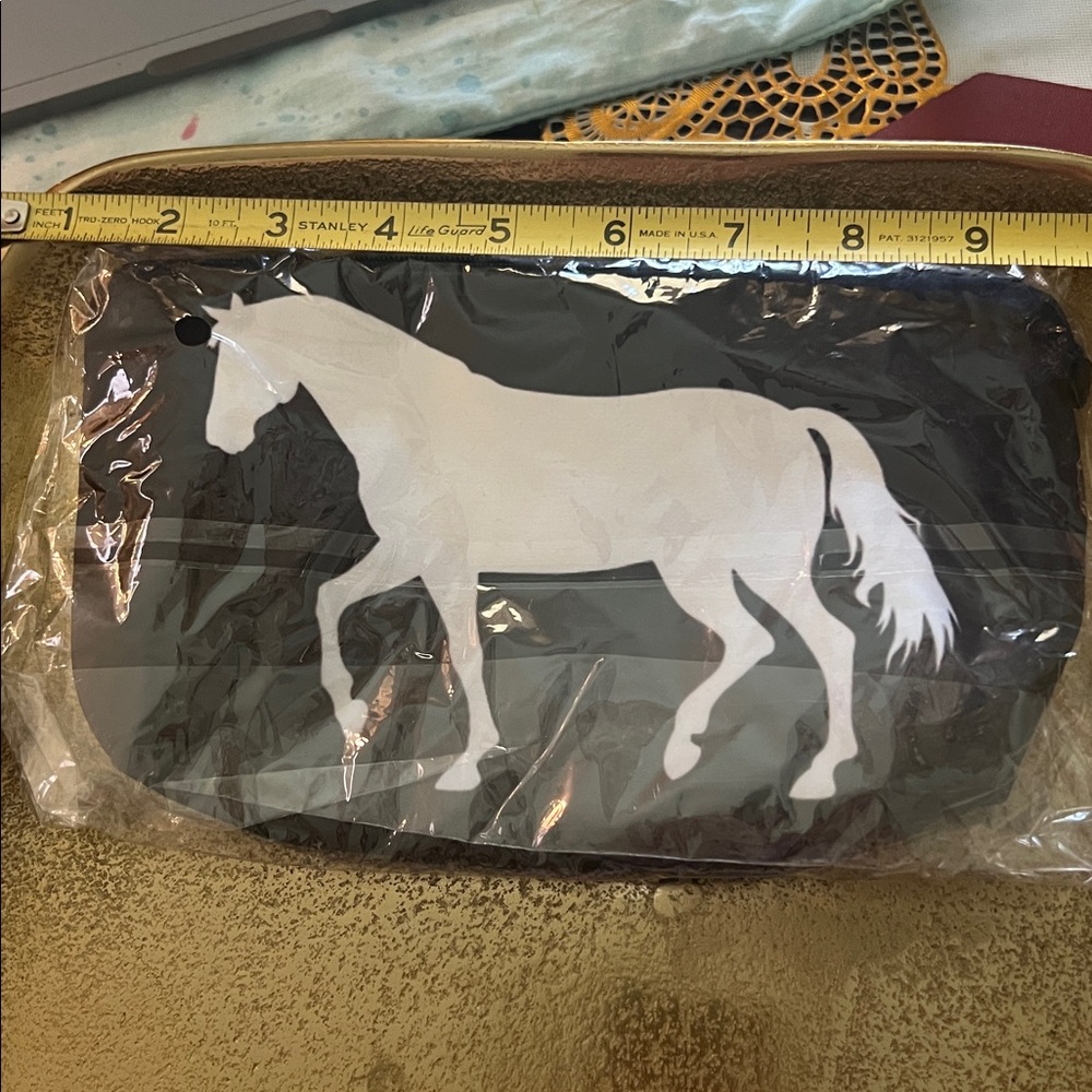# 0789+ Unisex Elegant Horse Design Phone Case 13 MAC Pro - Black/ White Bag - Picture 2 of 9
